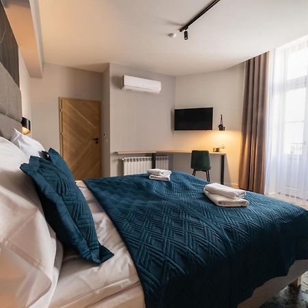 Milu Apartments Sebastiana Krasków Eksteriør bilde