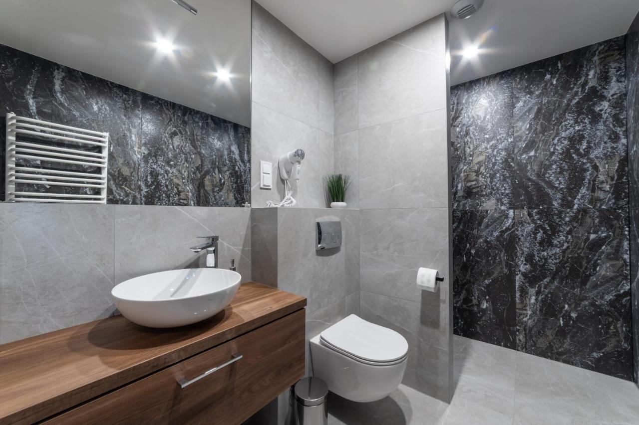Milu Apartments Sebastiana Krasków Eksteriør bilde