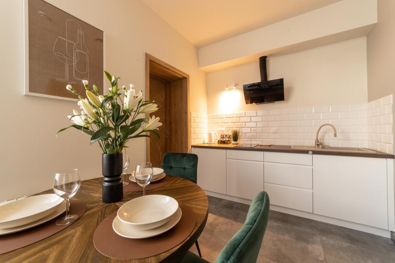 Milu Apartments Sebastiana Krasków Eksteriør bilde