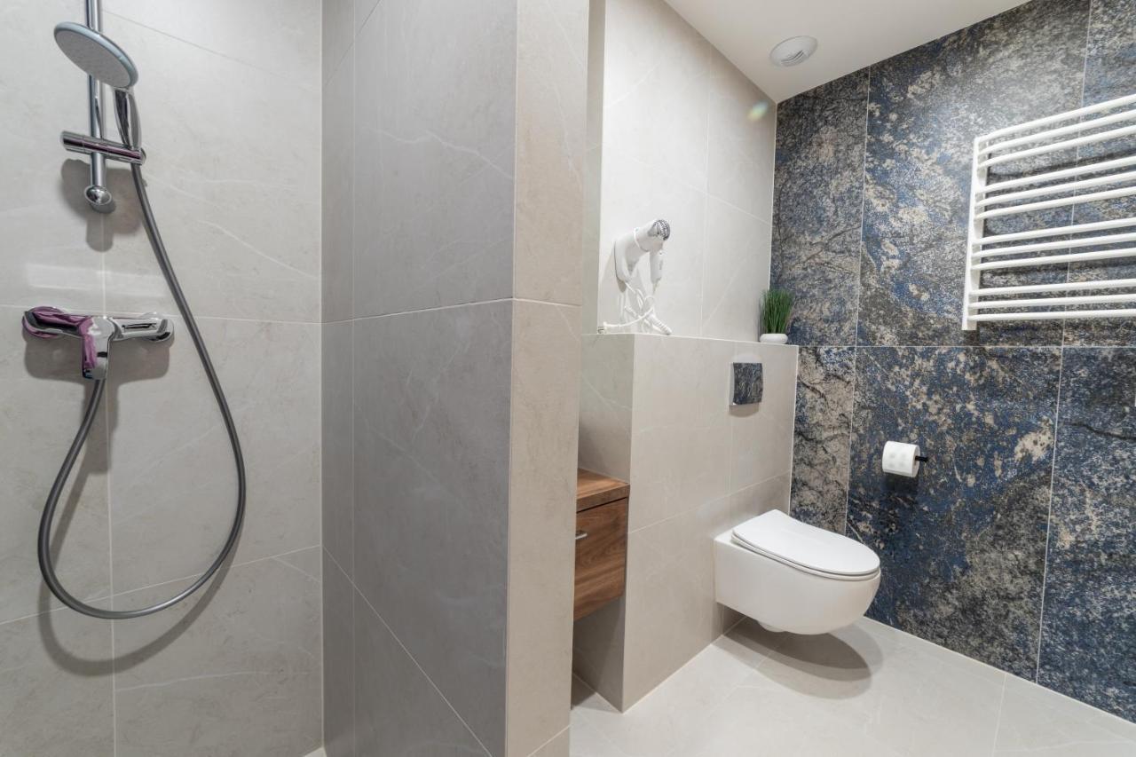 Milu Apartments Sebastiana Krasków Eksteriør bilde